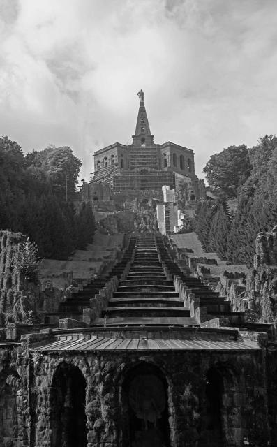 大神怎么玩 Theshy锐雯大逆风力挽狂澜