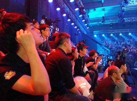 全明星队一局未胜全军覆没 平凡玩家谱写传奇 第3张