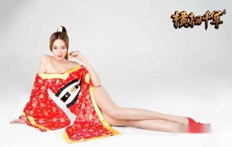 世界最长美腿超模出演移动游戏横扫千军 第4张